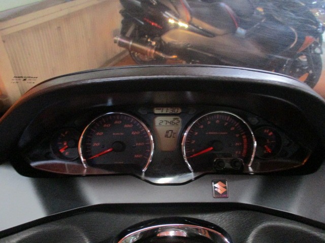 走行もまだまだの２７４６２ｋｍ！！ＳＳの２型ですからインパネも高級感出ていますよ！！